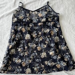 ❤️3/$12 Delta Burke Sheer Floral Cami Navy/Cream
